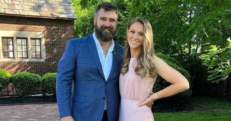 Jason Kelce and Kylie Kelce Hang Out at Bar While Visiting the Jersey Shore Over the Weekend 2