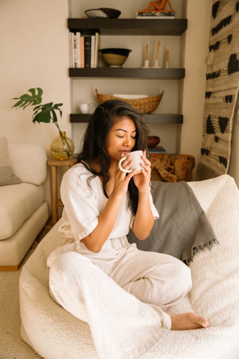 woman drinking tea 865x1298