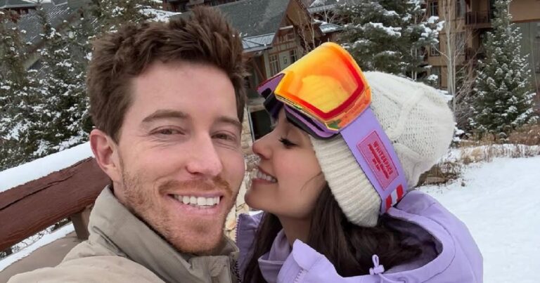 1 Nina Dobrev and Shaun White Share Loved Up Photos From Their 1st Christmas as Fiances