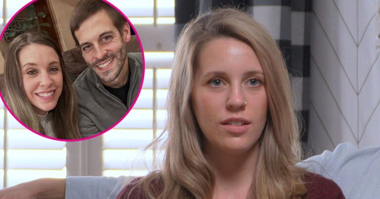 Jill Duggar Spotted With Jim Bob in Family Xmas Pics feature