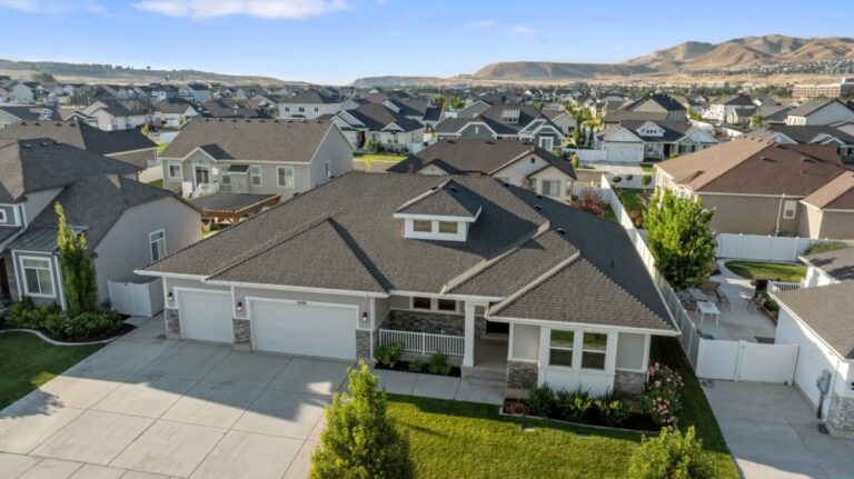 aerial view of new construction home residential neighborhood in utah