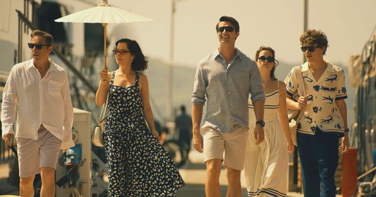 Feature Jason Isaacs Parker Posey Patrick Schwarzenegger Sarah Catherine Hook Sam Nivola White Lotus