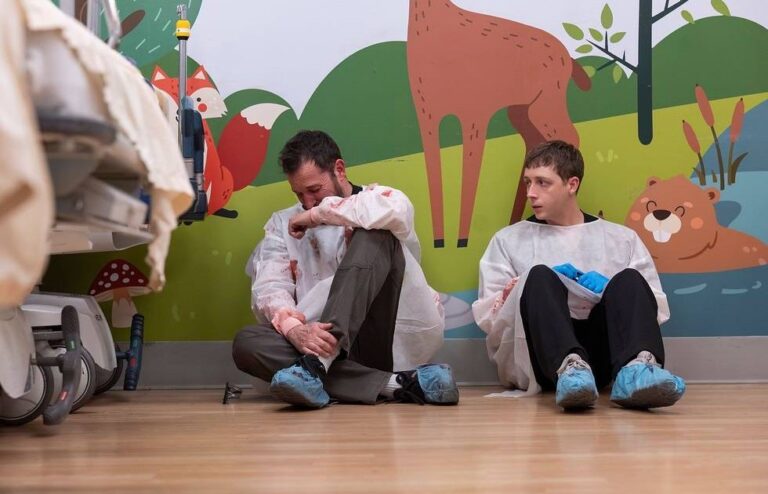 noah wyle gerran howell