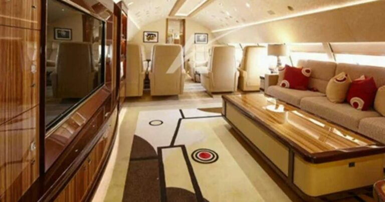 cbsn fusion why trump is eyeing a luxury jet from qatar thumbnail